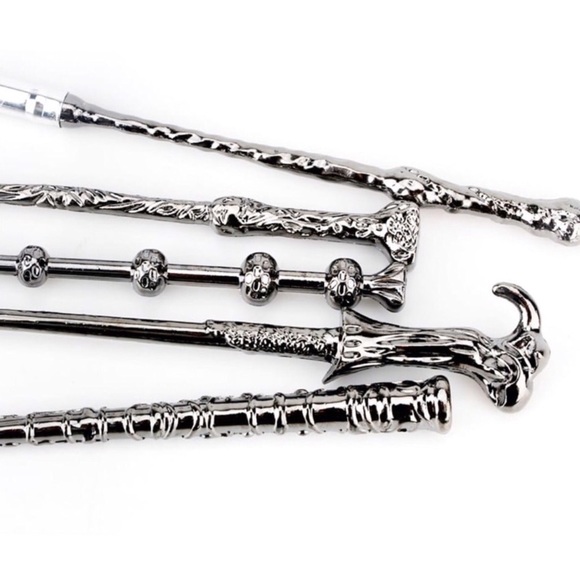 Harry Potter Wand 5 Piece Makeup Brush Set - Picture 2 of 13